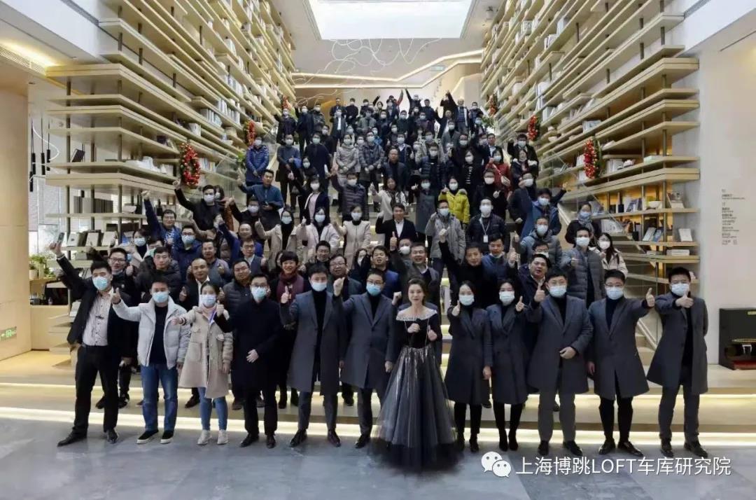 惠州全国一百多人在华侨城汉口道6号参观研讨LOFT专利车库技术！